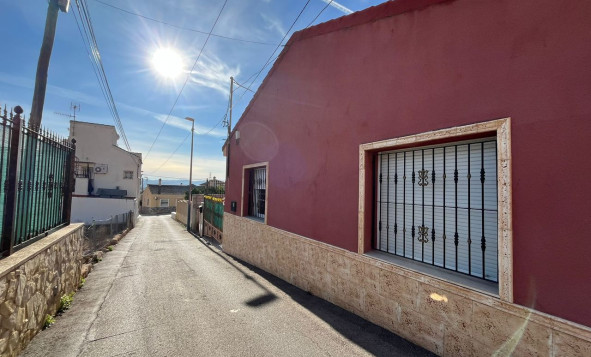 Resale - Villa - Orihuela