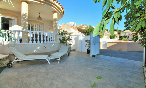 Herverkoop - Villa - Villamartin - Orihuela Costa