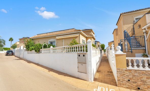 Herverkoop - Villa - Torrevieja - Orihuela Costa