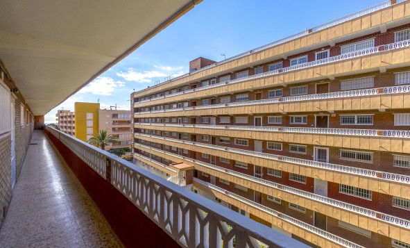 Resale - Apartment - Torrevieja - Orihuela Costa