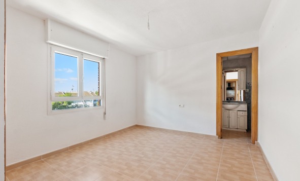 Resale - Apartment - Torrevieja - Orihuela Costa