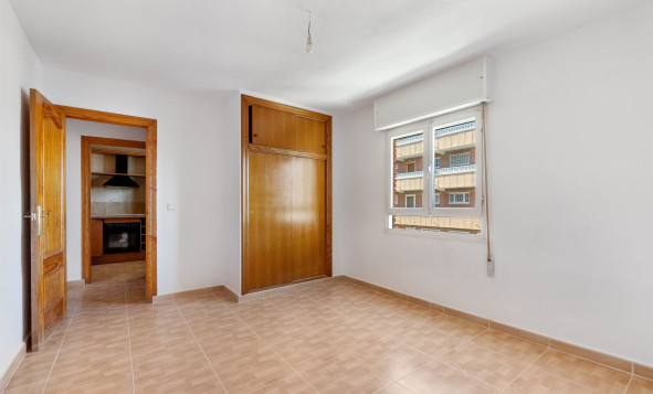 Resale - Apartment - Torrevieja - Orihuela Costa