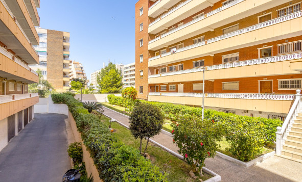 Resale - Apartment - Torrevieja - Orihuela Costa