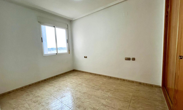 Resale - Apartment - Los Montesinos - Torrevieja