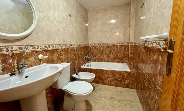 Resale - Apartment - Los Montesinos - Torrevieja