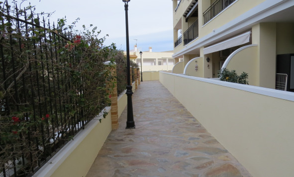 Resale - 1. Apartment / flat - Orihuela Costa