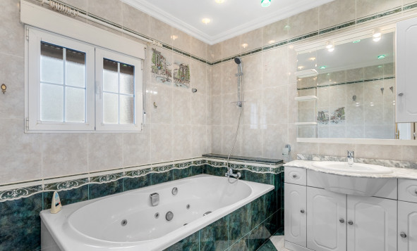 Herverkoop - 3. Halfvrijstaand huis - Torrevieja - Costa Blanca Zuid