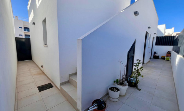 Resale - 4. House - Detached Villa - Lo Romero Golf - Pilar de la Horadada