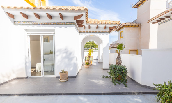 Resale - 4. House - Detached Villa - Orihuela Costa