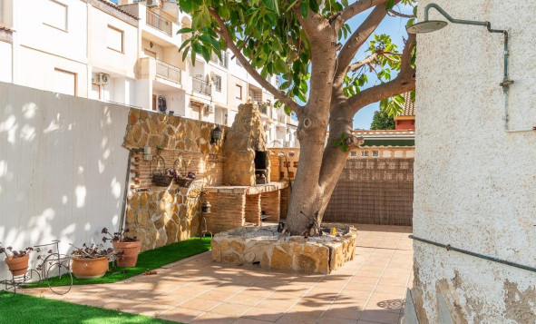 Resale - 4. House - Detached Villa - Orihuela Costa