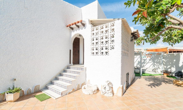 Resale - 4. House - Detached Villa - Orihuela Costa