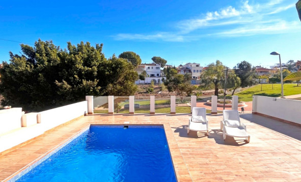 Resale - 4. House - Detached Villa - Torrevieja - Orihuela Costa