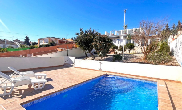 Resale - 4. House - Detached Villa - Torrevieja - Orihuela Costa