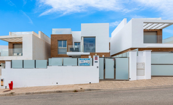 Resale - 4. House - Detached Villa - Orihuela Costa