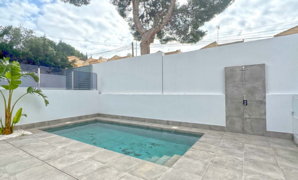 Resale - 4. House - Detached Villa - Torrevieja - Orihuela Costa