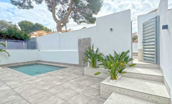 Resale - 4. House - Detached Villa - Torrevieja - Orihuela Costa