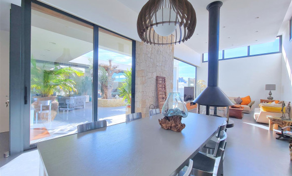 Resale - 4. House - Detached Villa - Los Alcazares
