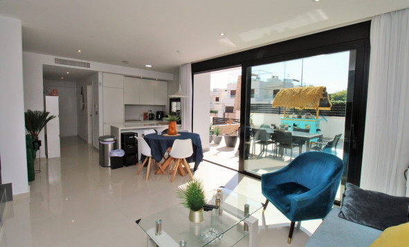 Resale - 4. House - Detached Villa - Villamartin - Orihuela Costa