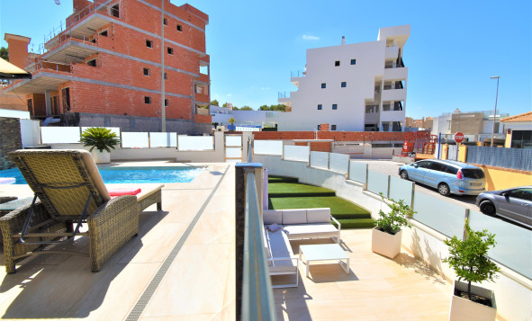 Herverkoop - Villa - Orihuela Costa