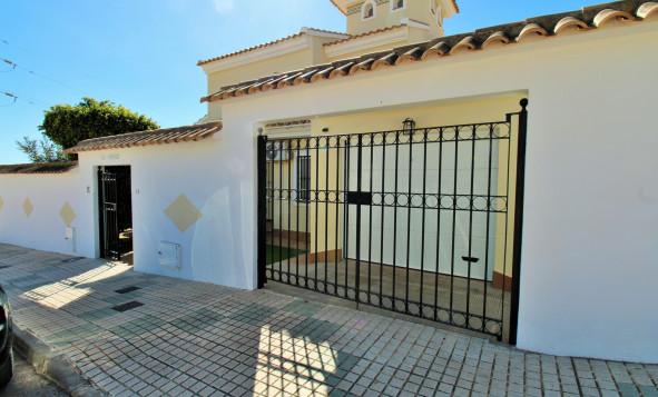 Resale - 4. House - Detached Villa - Villamartin - Orihuela Costa