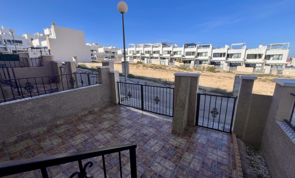 Resale - 2. Town house - Villamartin - Orihuela Costa