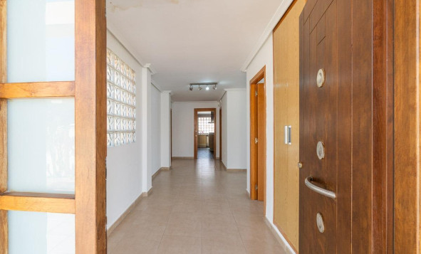 Herverkoop - 4. House - Detached Villa - Torrevieja - Aguas nuevas 2