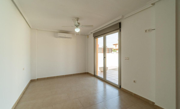 Resale - 4. House - Detached Villa - Torrevieja - Aguas nuevas 2