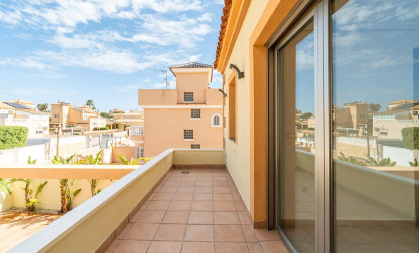 Reventa - 4. House - Detached Villa - Torrevieja - Aguas nuevas 2