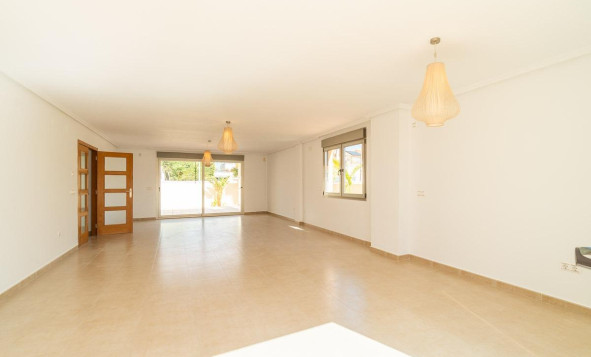 Reventa - 4. House - Detached Villa - Torrevieja - Aguas nuevas 2