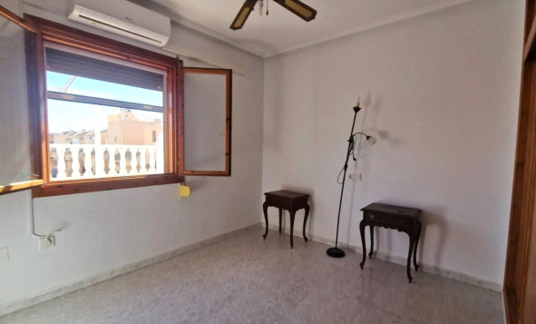 Resale - 2. Town house - Torrevieja - Orihuela Costa