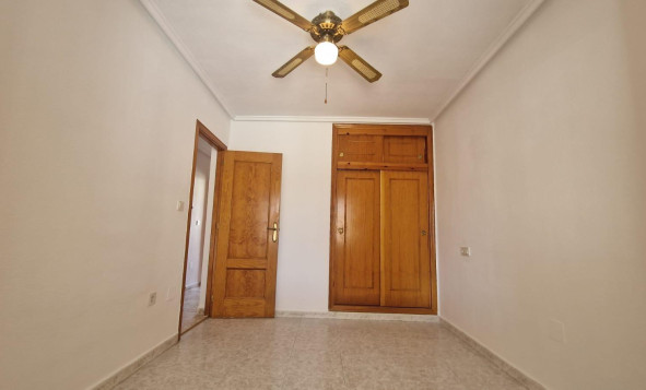 Resale - 2. Town house - Torrevieja - Orihuela Costa