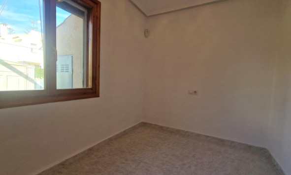 Resale - 2. Town house - Torrevieja - Orihuela Costa