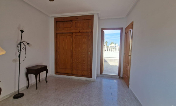 Resale - 2. Town house - Torrevieja - Orihuela Costa