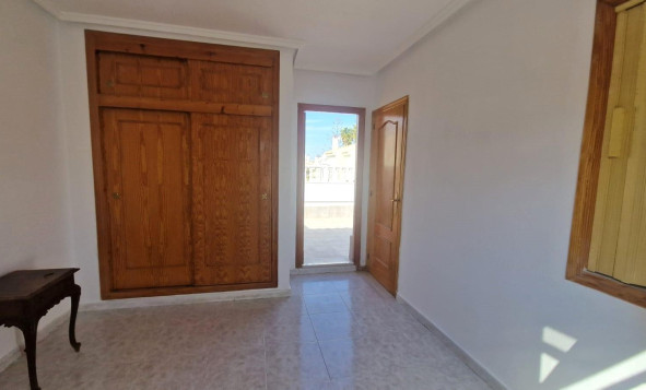 Resale - 2. Town house - Torrevieja - Orihuela Costa