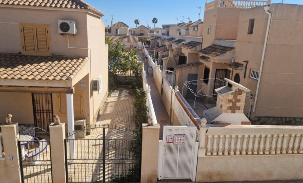 Resale - 2. Town house - Torrevieja - Orihuela Costa