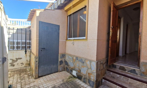 Resale - 2. Town house - Torrevieja - Orihuela Costa