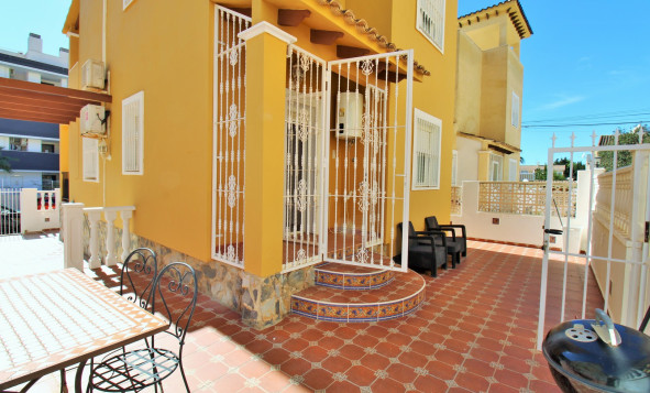 Herverkoop - 4. House - Detached Villa - Villamartin - Orihuela Costa