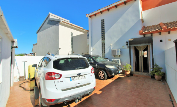 Resale - 4. House - Detached Villa - Villamartin - Orihuela Costa