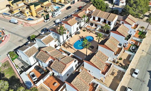 Resale - 4. House - Detached Villa - Villamartin - Orihuela Costa