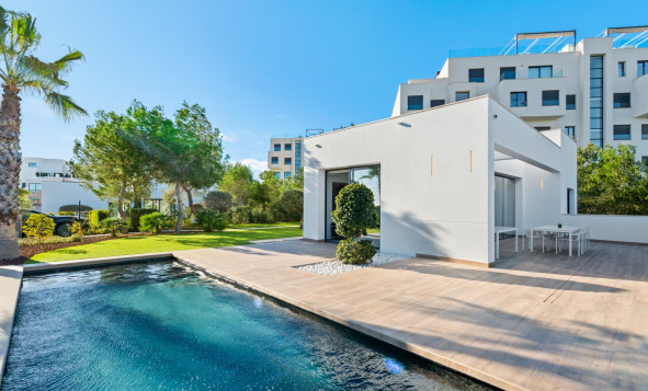 Herverkoop - 3. Halfvrijstaand huis - Las Colinas Golf and Country Club - Costa Blanca Zuid