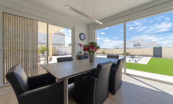 Herverkoop - 3. Halfvrijstaand huis - Torrevieja - Costa Blanca Zuid