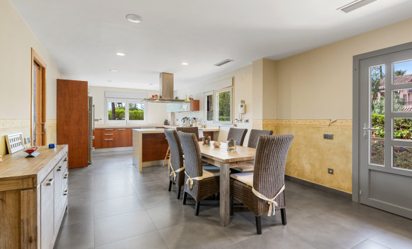 Herverkoop - 3. Halfvrijstaand huis - Elche - Costa Blanca Zuid