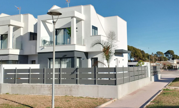 Resale - Villa - Santiago de Ribera - Los Alcazares