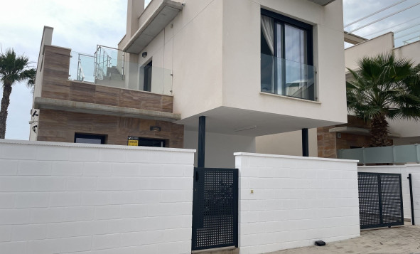 Herverkoop - 3. Halfvrijstaand huis - Cabo Roig - Costa Blanca Zuid