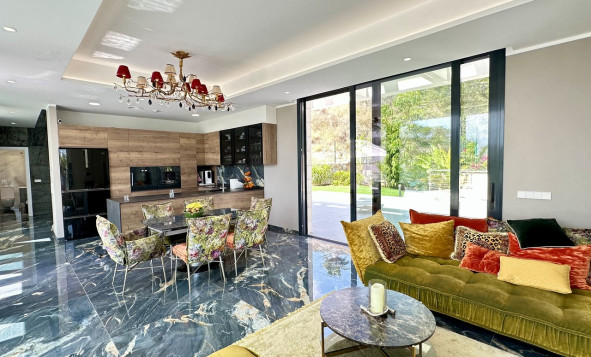 Herverkoop - 3. Halfvrijstaand huis - Las Colinas Golf and Country Club - Costa Blanca Zuid