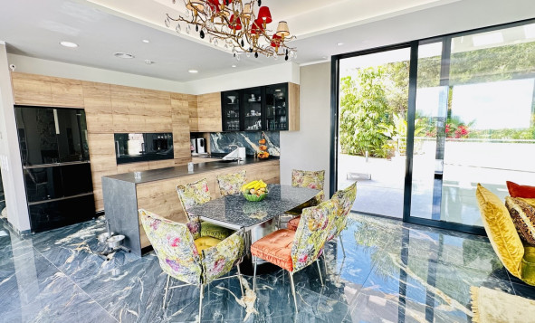 Herverkoop - 3. Halfvrijstaand huis - Las Colinas Golf and Country Club - Costa Blanca Zuid