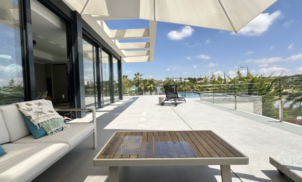 Herverkoop - 3. Halfvrijstaand huis - Las Colinas Golf and Country Club - Costa Blanca Zuid