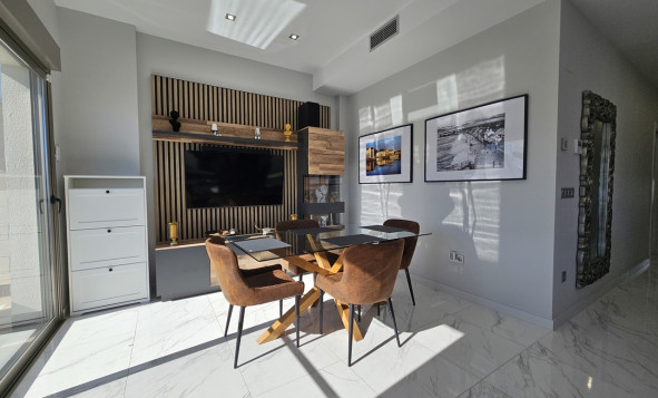 Herverkoop - 3. Halfvrijstaand huis - Villamartin - Costa Blanca Zuid