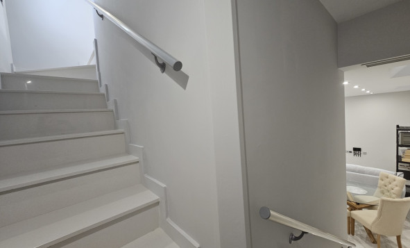 Herverkoop - 3. Halfvrijstaand huis - Villamartin - Costa Blanca Zuid