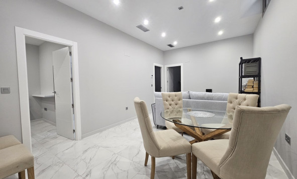 Herverkoop - 3. Halfvrijstaand huis - Villamartin - Costa Blanca Zuid